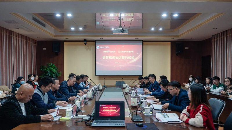 在选择短视频代运营合作伙伴时，要关注其资质和过往案例。以下是一些关键点：